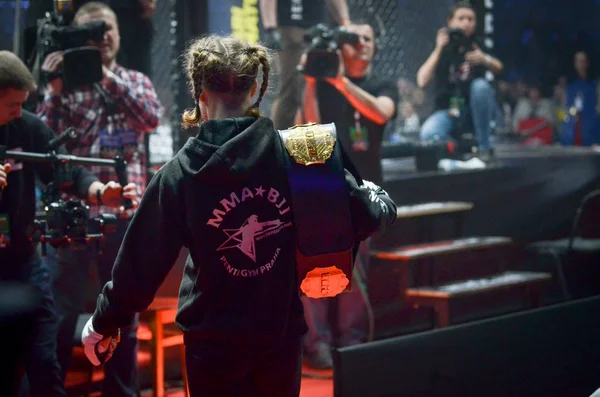 Kiev, Oekraïne-maart 02, 2019: Sormova Magdaalena MMA meisje figh — Stockfoto