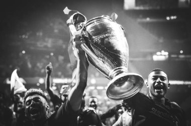 Madrid, İspanya - 01 Mayıs 2019: Chamberlain ve Rhian Brewster cele