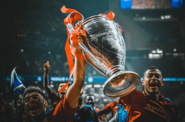 Madrid, İspanya - 01 Mayıs 2019: Chamberlain ve Rhian Brewster cele