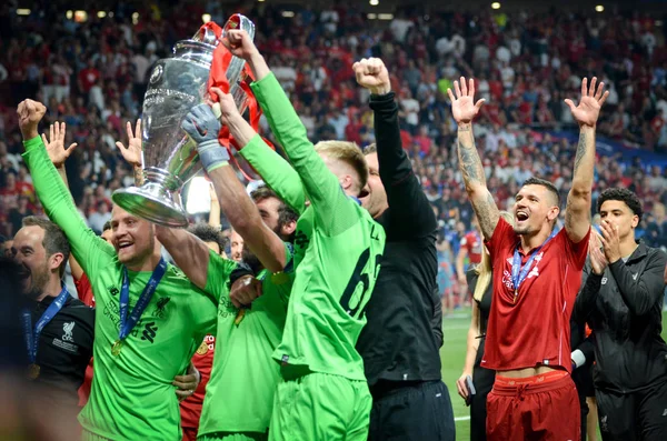 Madryt, Hiszpania-01 maj 2019: alisson i Liverpool gracze Celeb — Zdjęcie stockowe