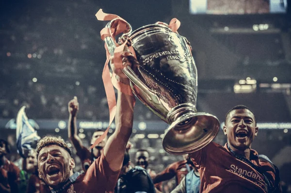 Madrid, Španělsko-01 květen 2019: Chamberlain a Rhian Brewster cele — Stock fotografie