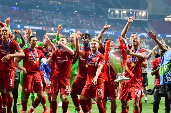 Madrid, España - 01 MAYO 2019: Jugadores de Liverpool celebran su w — Foto de Stock