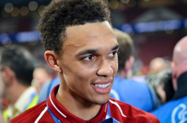 Madrid, İspanya - 01 Mayıs 2019: Trent Alexander-Arnold wi kutlamak