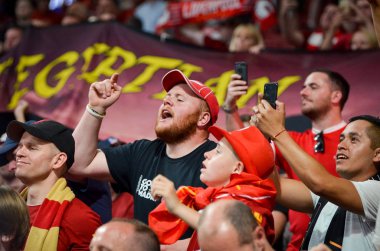 Madrid, İspanya - 01 Mayıs 2019: Liverpool taraftarları ve seyircileri