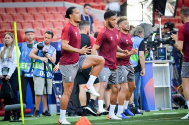 Madrid, İspanya - 01 Mayıs 2019: Liverpo'nun antrenman oyuncuları