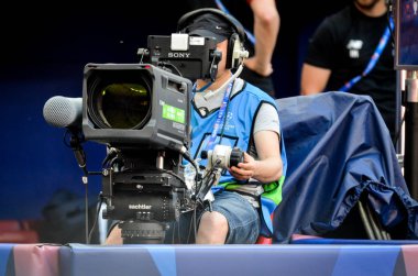 Madrid, İspanya - 01 Mayıs 2019: Resmi kamera çevirmeni (cam