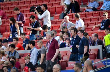 Madrid, İspanya - 01 Mayıs 2019: Uefa öncesi seyirciler ve taraftarlar