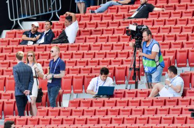 Madrid, İspanya - 01 Mayıs 2019: Uefa öncesi seyirciler ve taraftarlar