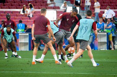 Madrid, İspanya - 01 Mayıs 2019: Liverpo'nun antrenman oyuncuları