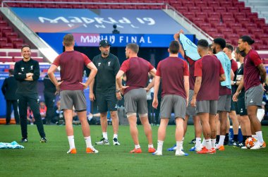 Madrid, İspanya - 01 Mayıs 2019: Liverpo'nun antrenman oyuncuları