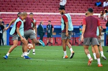 Madrid, İspanya - 01 Mayıs 2019: Liverpo'nun antrenman oyuncuları