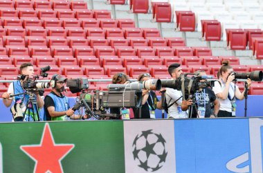 Madrid, İspanya - 01 Mayıs 2019: Kamera çekimi ile foto muhabiri