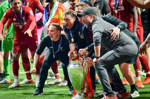 Мадрид, Іспанія-01 травня 2019: Юрген Клопп і Ліверпуль гравці — стокове фото