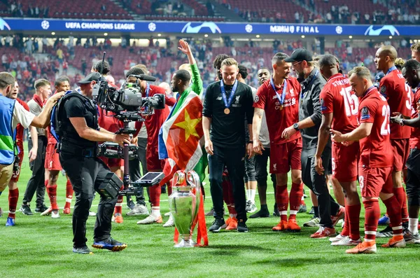 Madrid, Espanha - 01 MAIO 2019: Jogadores do Liverpool comemoram seus jogos — Fotografia de Stock