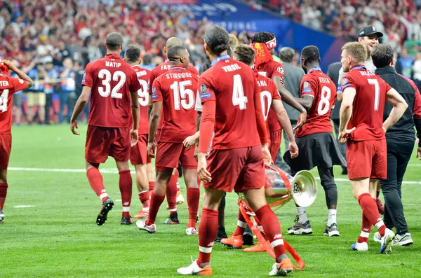 Madrid, Spanien-01 maj 2019: Virgil van Dijk och Liverpool Playe — Stockfoto