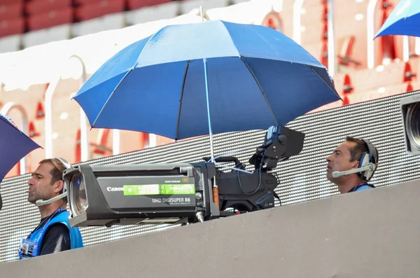 Madrid, İspanya - 01 Mayıs 2019: Resmi kamera çevirmeni (cam