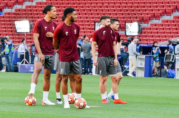 Madrid, İspanya - 01 Mayıs 2019: Liverpo'nun antrenman oyuncuları