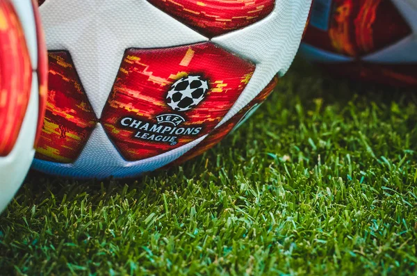 Madrid, spanien - 01 mai 2019: der offizielle ball der champions — Stockfoto