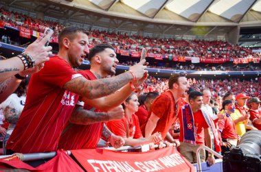 Madrid, İspanya - 01 Mayıs 2019: Liverpool taraftarları tribünde