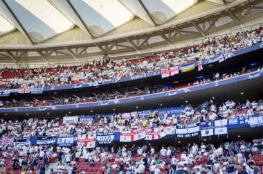 Madrid, İspanya - 01 Mayıs 2019: Tottenham taraftarları tribünde