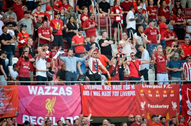 Madrid, İspanya - 01 Mayıs 2019: Liverpool taraftarları tribünde