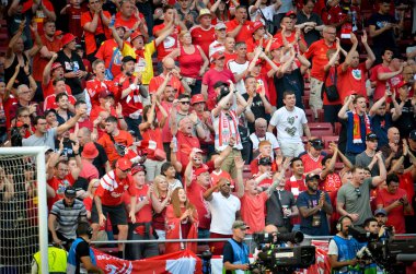 Madrid, İspanya - 01 Mayıs 2019: Liverpool taraftarları tribünde