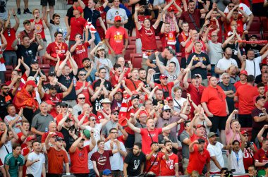 Madrid, İspanya - 01 Mayıs 2019: Liverpool taraftarları tribünde