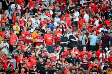 Madrid, İspanya - 01 Mayıs 2019: Liverpool taraftarları tribünde