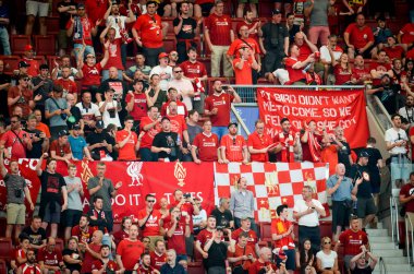Madrid, İspanya - 01 Mayıs 2019: Liverpool taraftarları tribünde