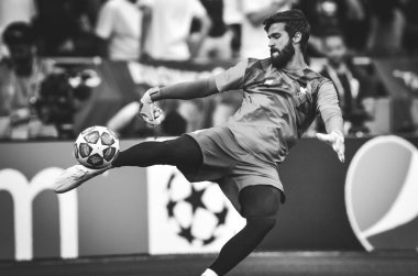 Madrid, İspanya - 01 Mayıs 2019: Uefa Cham sırasında Alisson oyuncu