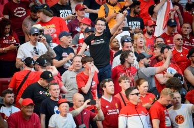 Madrid, İspanya - 01 Mayıs 2019: Liverpool taraftarları tribünde