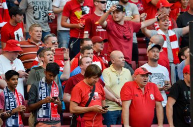 Madrid, İspanya - 01 Mayıs 2019: Liverpool taraftarları tribünde