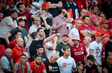 Madrid, İspanya - 01 Mayıs 2019: Liverpool taraftarları tribünde