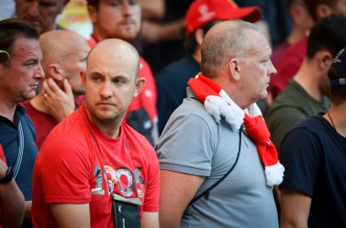 Madrid, İspanya - 01 Mayıs 2019: Liverpool taraftarları tribünde