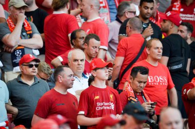 Madrid, İspanya - 01 Mayıs 2019: Liverpool taraftarları tribünde