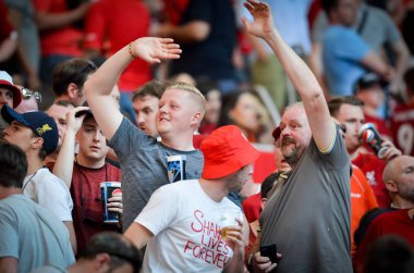 Madrid, İspanya - 01 Mayıs 2019: Liverpool taraftarları tribünde