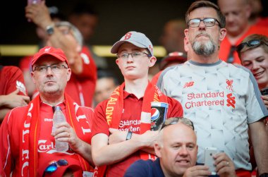 Madrid, İspanya - 01 Mayıs 2019: Liverpool taraftarları tribünde