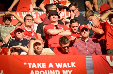 Madrid, İspanya - 01 Mayıs 2019: Liverpool taraftarları tribünde