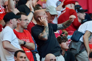 Madrid, İspanya - 01 Mayıs 2019: Liverpool taraftarları tribünde