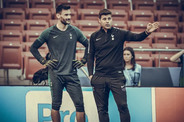 Madrid, Spagna - 01 MAGGIO 2019: Hugo Lloris e Mauricio Pochettino — Foto Stock