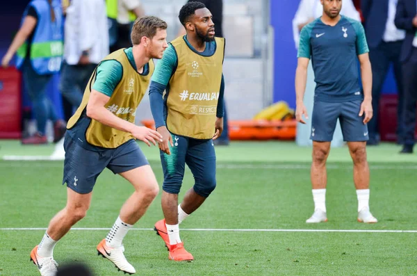 Madrid, Spanyolország-01 május 2019: Danny Rose játékosok a Tottenham Hot — Stock Fotó