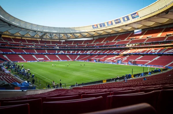 Madrid, İspanya - 01 Mayıs 2019: Asanın yukarıdan genel görünümü