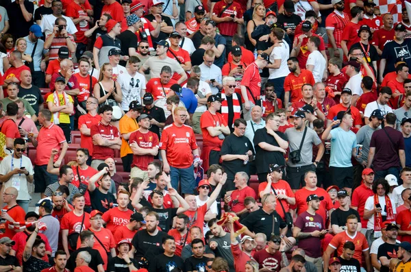 Madrid, Spanje-01 mei 2019: Liverpool fans in de stands steun — Stockfoto