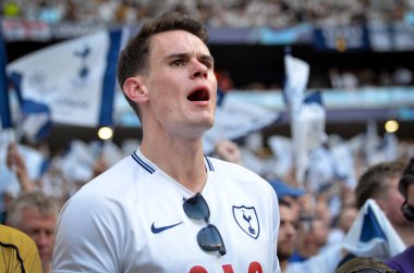 Madrid, İspanya - 01 Mayıs 2019: Tottenham taraftarları tribünde