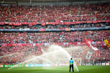 Madrid, İspanya - 01 Mayıs 2019: Liverpool ile dolu tribünler 