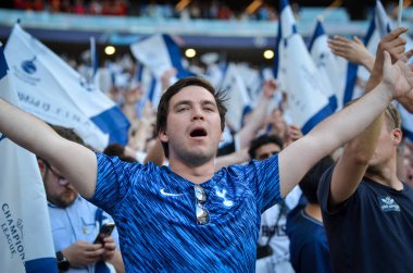 Madrid, İspanya - 01 Mayıs 2019: Tottenham taraftarları tribünde