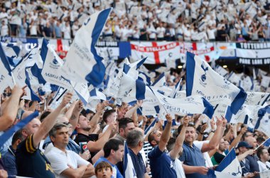 Madrid, İspanya - 01 Mayıs 2019: Tottenham taraftarları tribünde