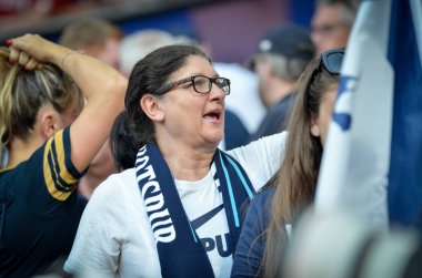 Madrid, İspanya - 01 Mayıs 2019: Tottenham taraftarları tribünde