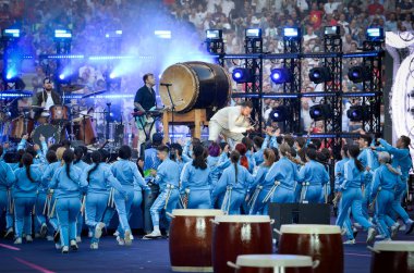 Madrid, İspanya - 01 Mayıs 2019: Imagine Dragons'dan Dan Reynolds