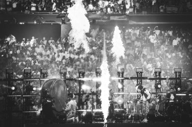 Madrid, İspanya - 01 Mayıs 2019: Imagine Dragons'dan Dan Reynolds